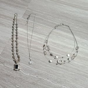 "LAST‎ CHANCE, MAKE OFFER" Lot of 3 necklaces